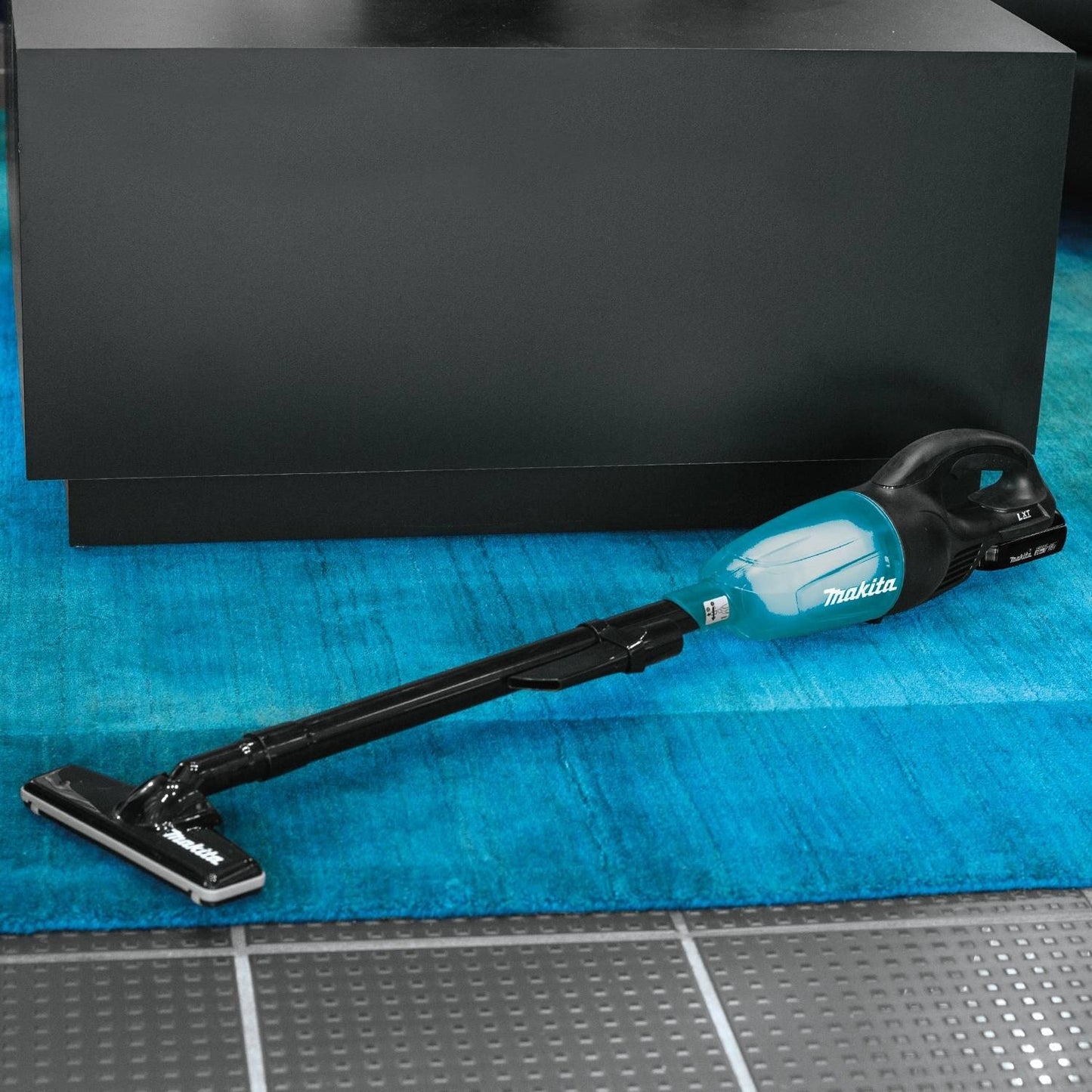 Makita XLC02ZB 18V LXT Lithium-Ion Cordless Vacuum, Tool Only