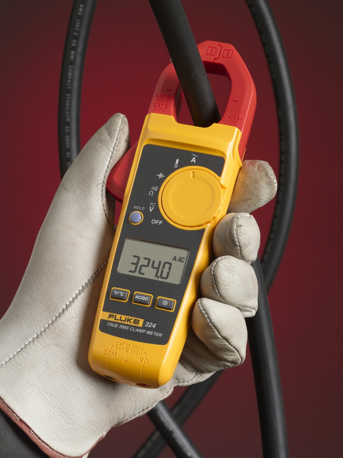 Fluke 324 True-RMS Clamp Meter with Temperature & Capacitance, Measure AC Current Up To 400 A and AC/DC Voltage Up to 600 V, Includes Backlit Display, Measure Resistance Up To 4000 Ohms