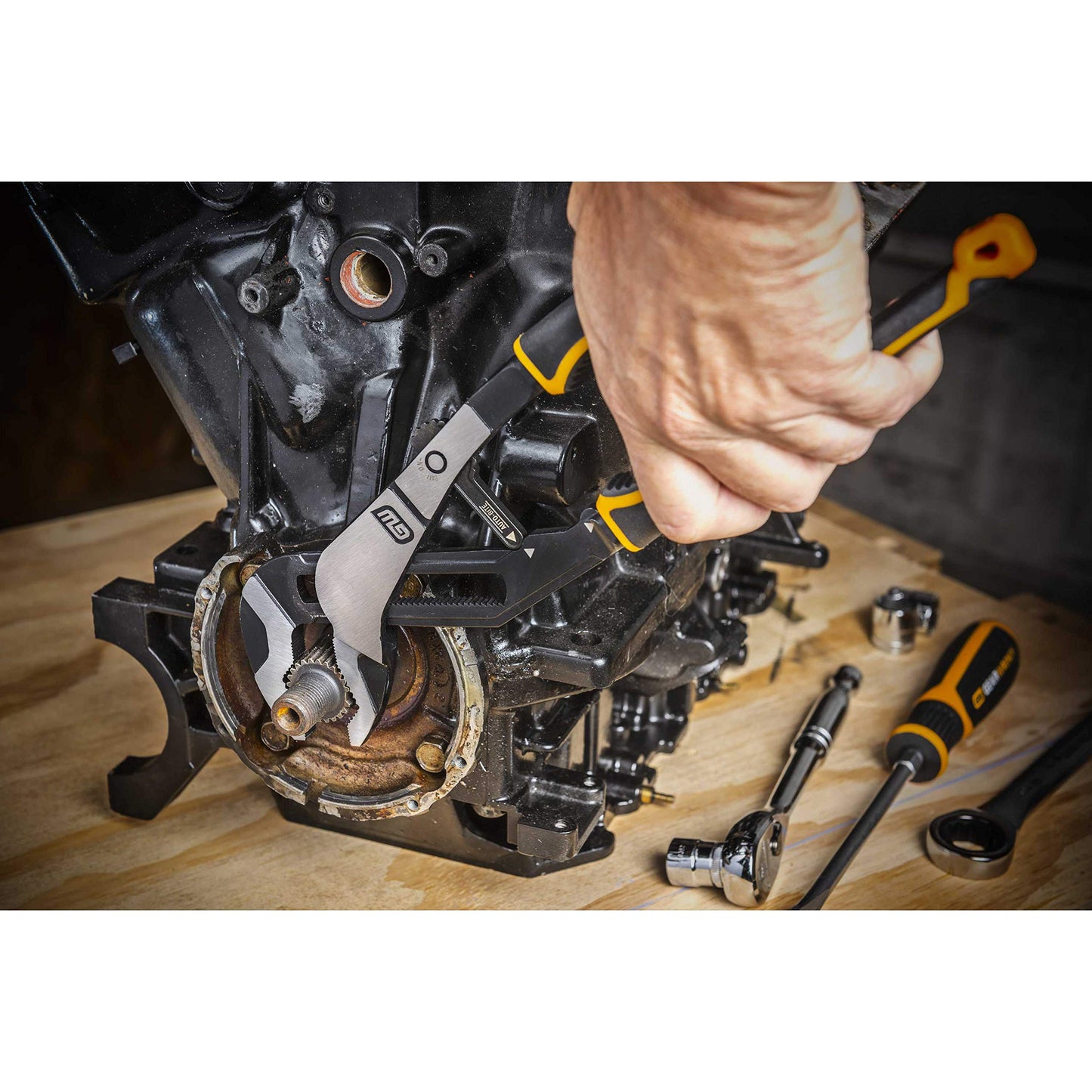 GEARWRENCH 6" PITBULL Auto-Bite Tongue & Groove Dual Material Pliers - 82590C